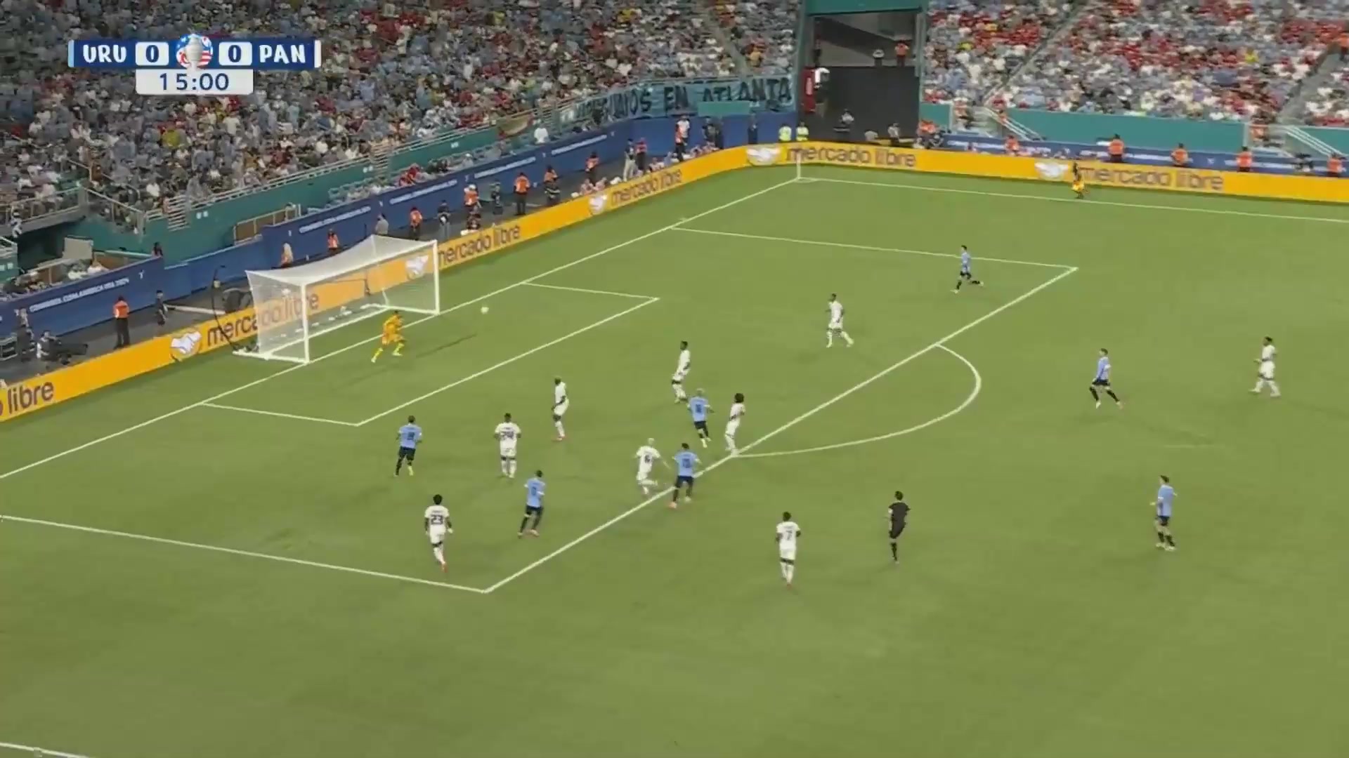  精彩好球！乌拉圭边锋M-阿劳霍远距离兜射破门！